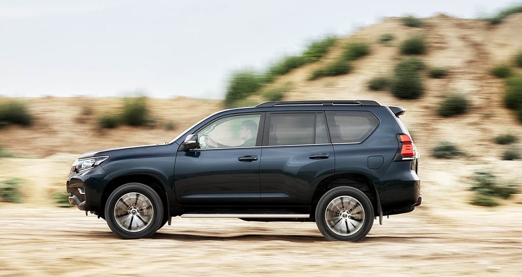 land-cruiser-2017-03-copy (Min).jpg