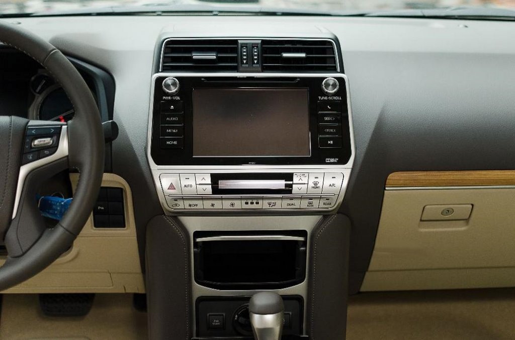 land-cruiser-2017-18-copy (Min).jpg