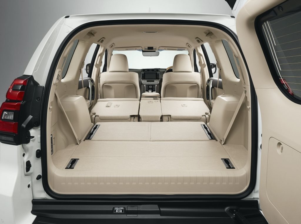 Land-Cruiser-Prado_24-850x633 (Min).jpg