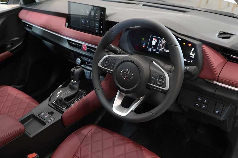 Toyota Vios 2023 được trang bị dàn điều hoà tự động, nhờ được bổ sung thêm cửa gió ở hàng ghế sau, hiệu suất làm mát đã được cải thiện đáng kể.